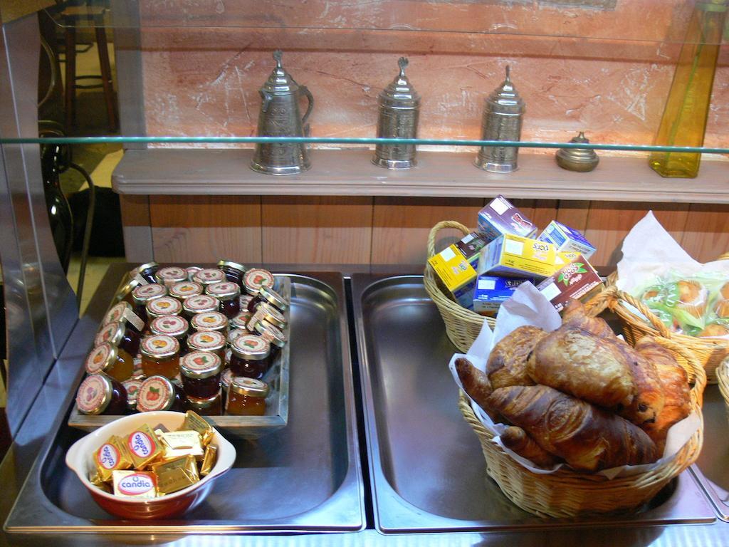 Hotel Le Saint Julien Kültér fotó